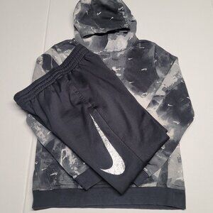 Nike Boy’s set size Medium